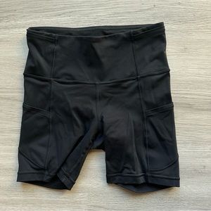 Lululemon Fast And Free Short 6" size 4